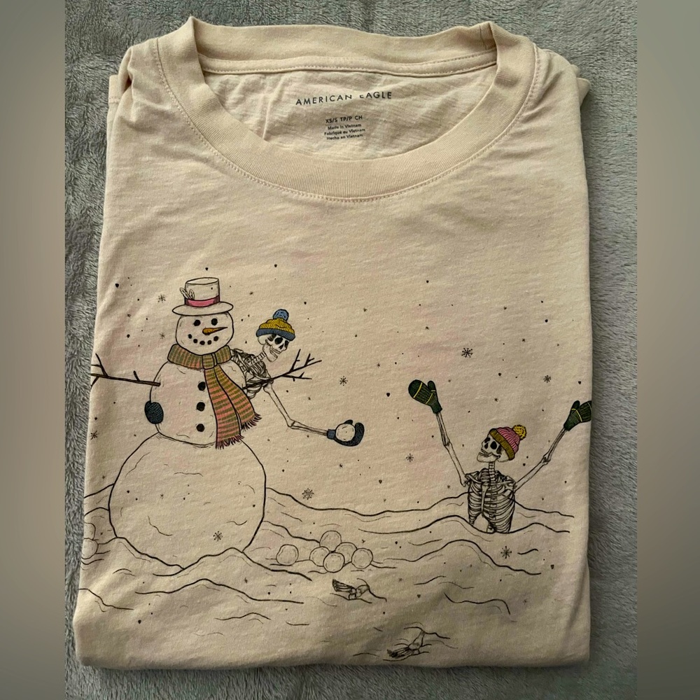 Winter graphic boyfriend tee